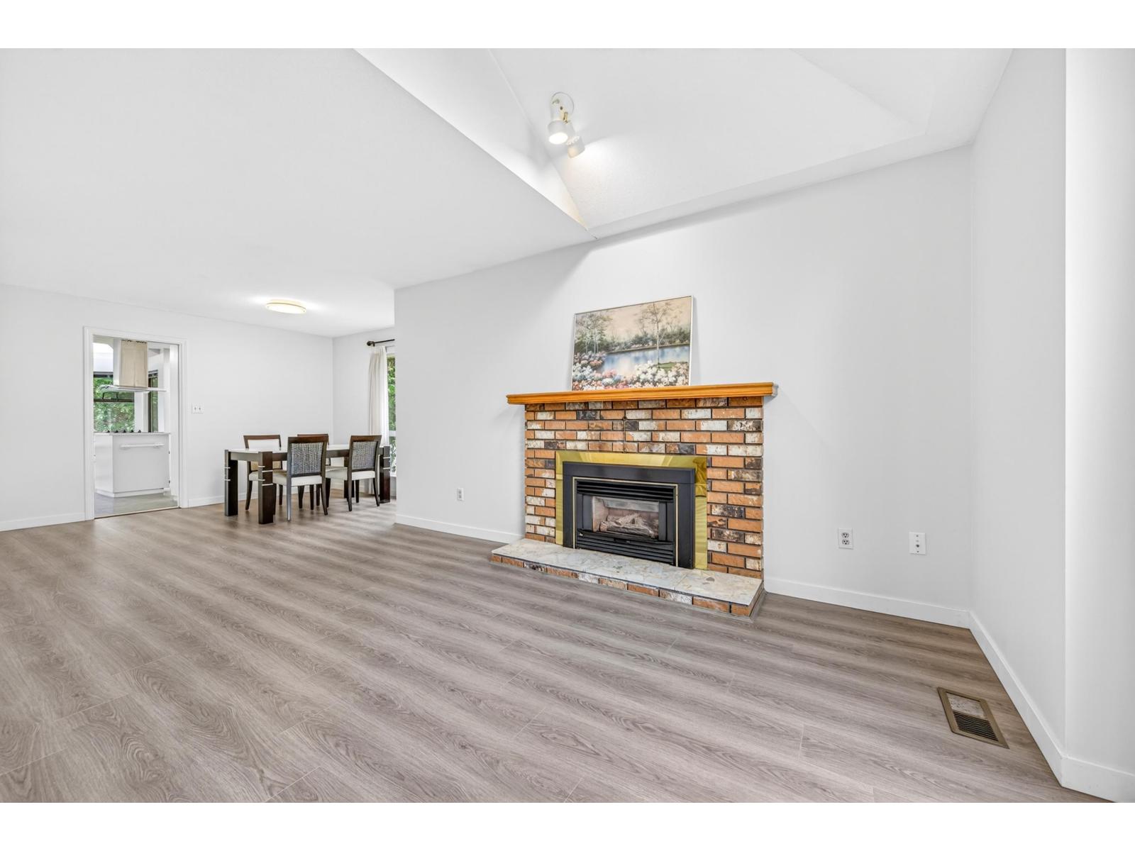 10467 Glenbrook Grove, Surrey, British Columbia  V4N 1W9 - Photo 4 - R3134739