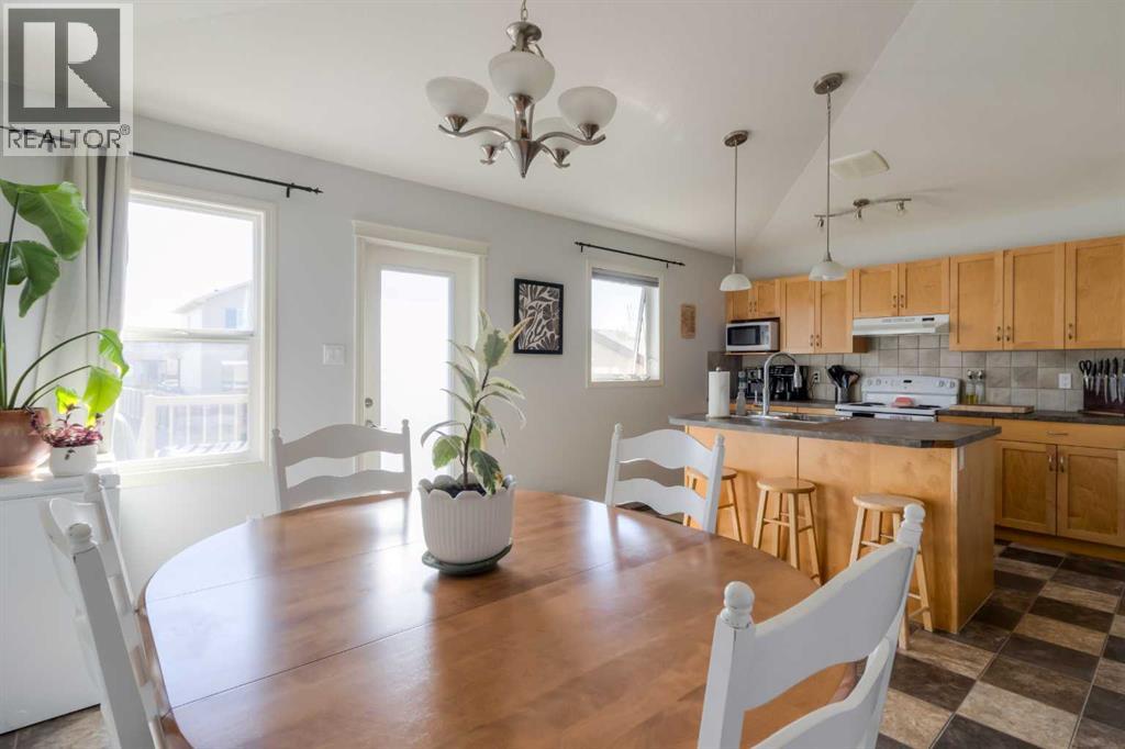 111 Mt Sundance Crescent W, Lethbridge, Alberta  T1J 0L4 - Photo 12 - A2310586