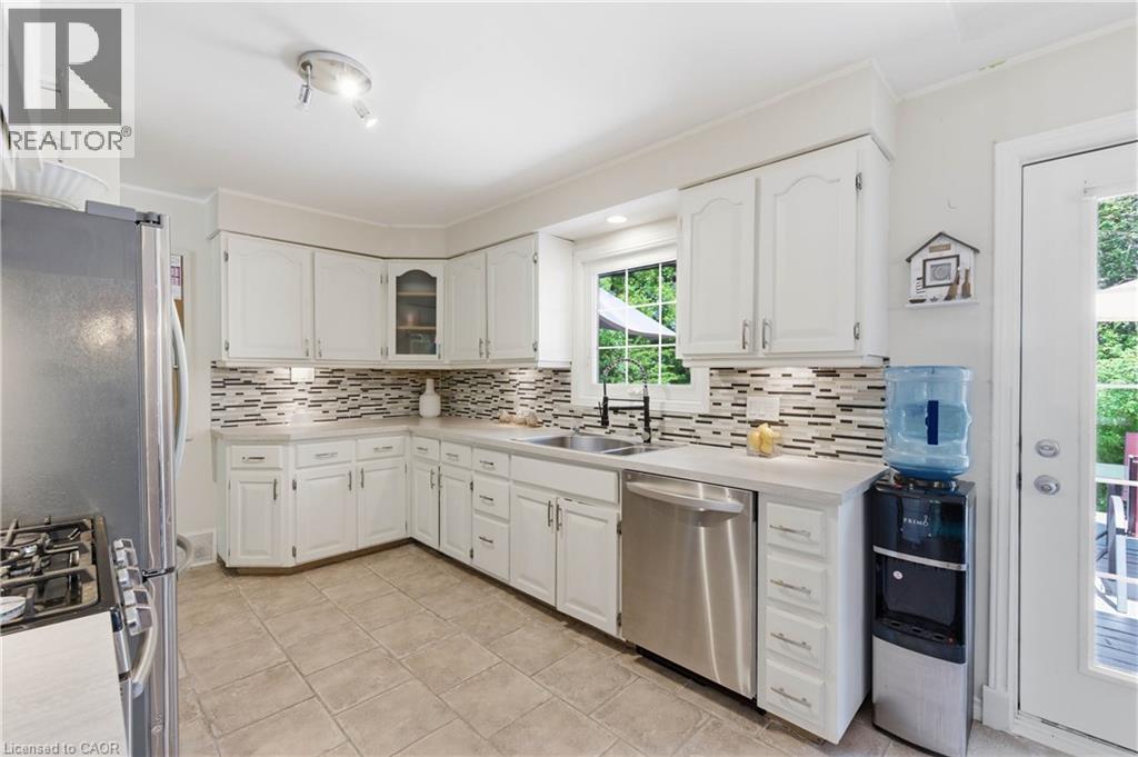 6 Gerrard Avenue, Cambridge, Ontario  N3C 2R6 - Photo 6 - 40837132