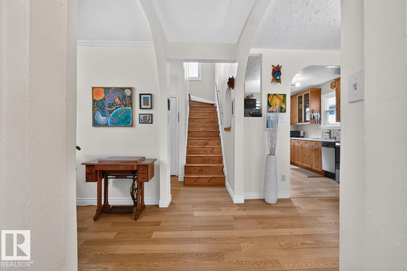 9211 Connors Rd NW, Edmonton, Alberta  T6C 4B8 - Photo 4 - E4494309