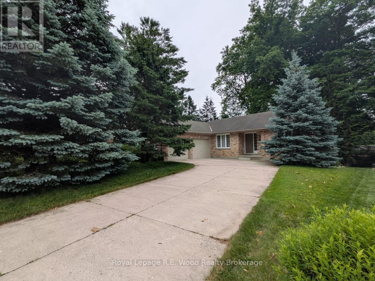 27 Woodside Drive, Tillsonburg, Ontario N4G 5P9 - Photo 2 - X13440260