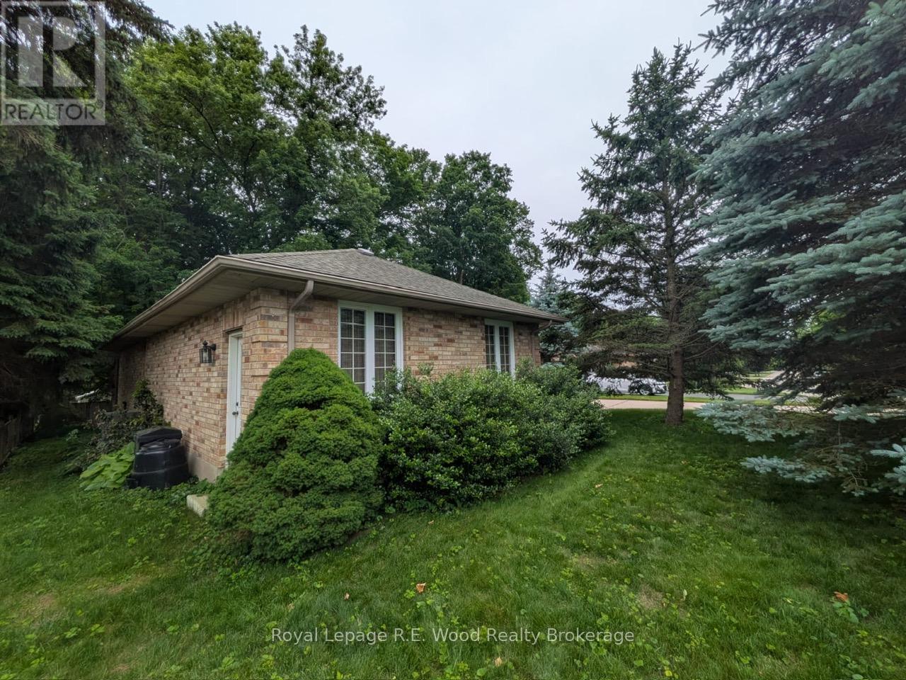 27 Woodside Drive, Tillsonburg, Ontario N4G 5P9 - Photo 4 - X13440260