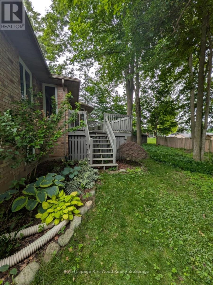 27 Woodside Drive, Tillsonburg, Ontario N4G 5P9 - Photo 7 - X13440260
