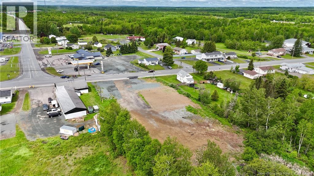 725 Principale, Beresford, New Brunswick  E8K 1W6 - Photo 5 - NB141960