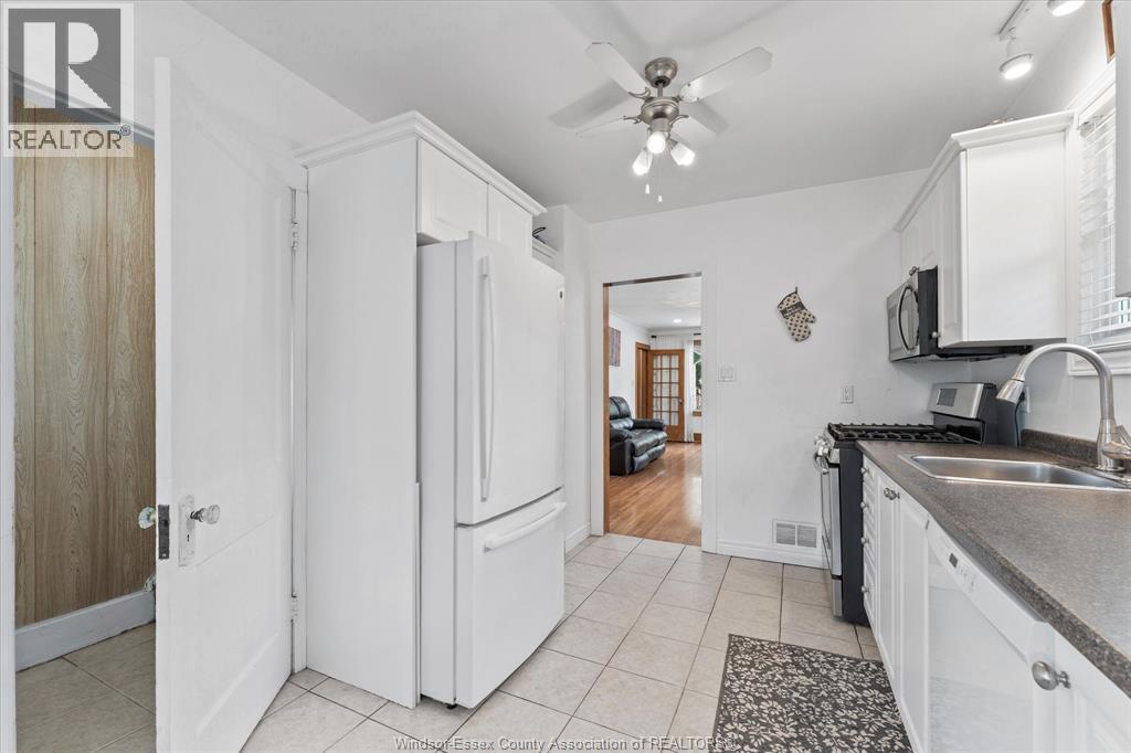 2307 Fraser Ave, Windsor, Ontario  N8X 3Z8 - Photo 17 - 26014463