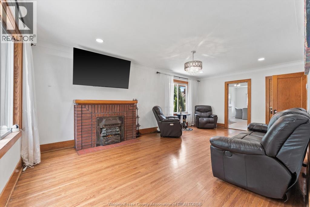 2307 Fraser Ave, Windsor, Ontario  N8X 3Z8 - Photo 8 - 26014463