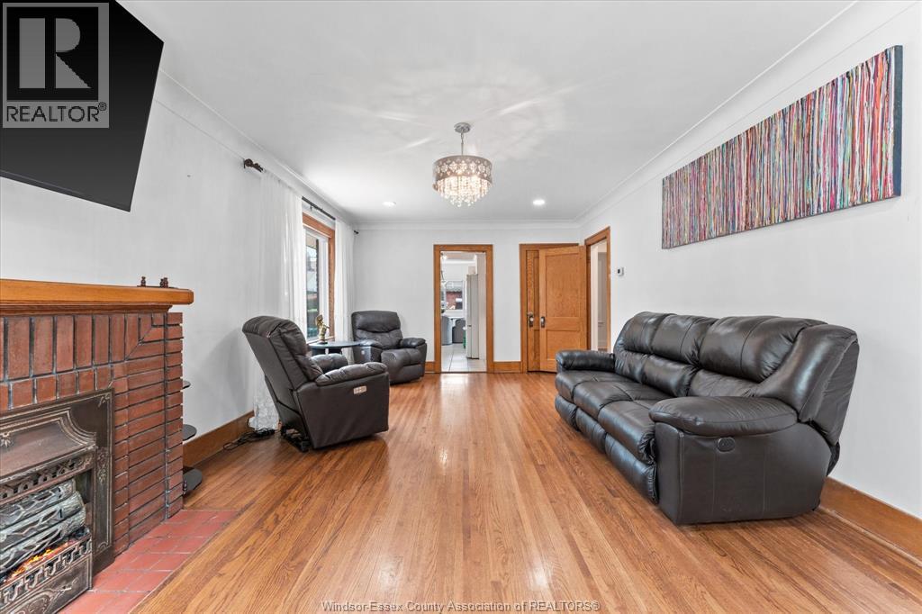 2307 Fraser Ave, Windsor, Ontario  N8X 3Z8 - Photo 9 - 26014463