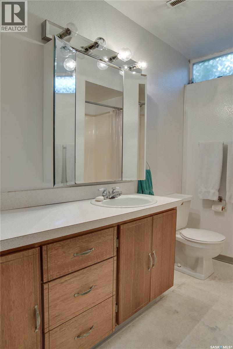 1701 Prince Of Wales Avenue, Saskatoon, Saskatchewan S7K 3E6 - Photo 22 - SK039892