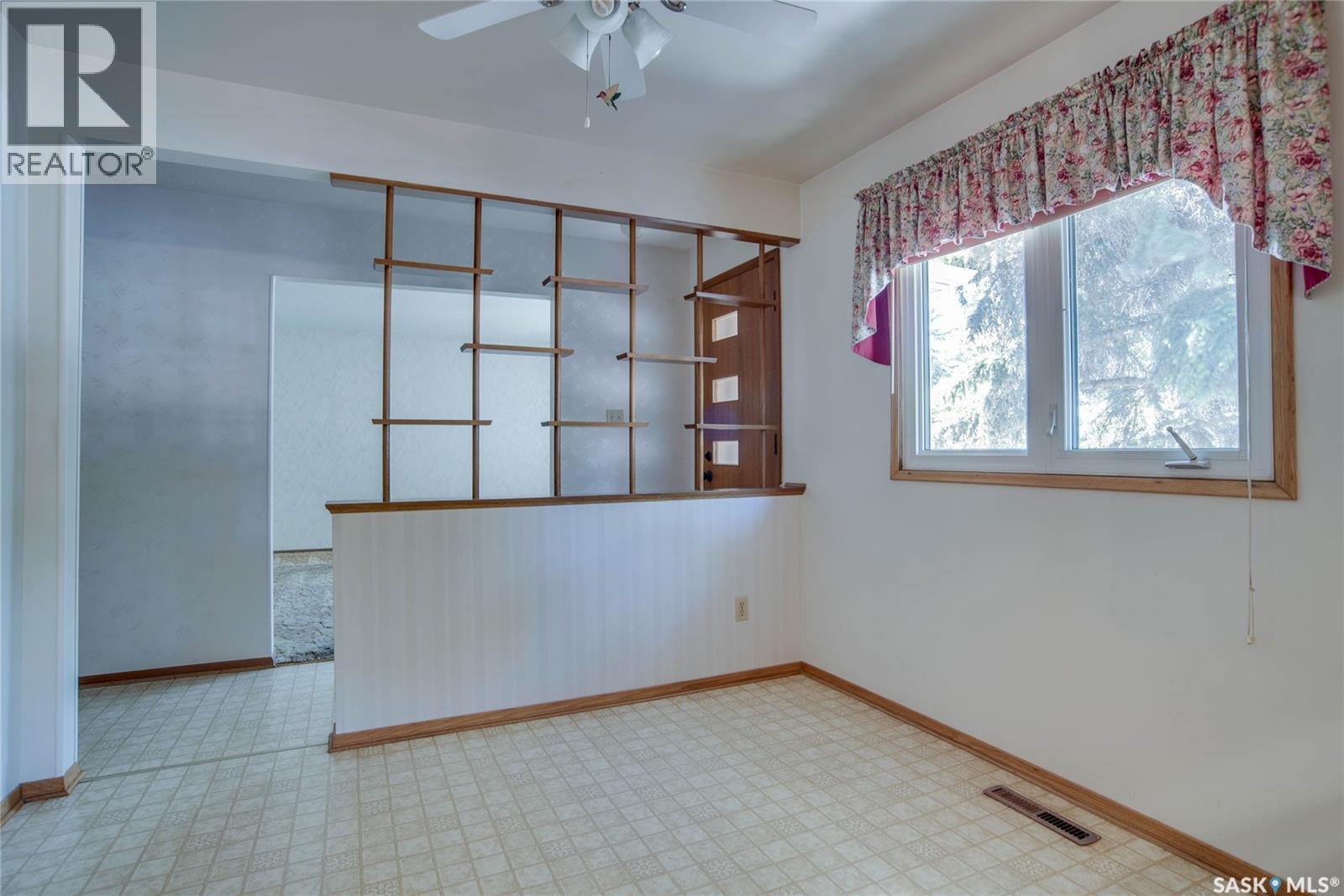 1701 Prince Of Wales Avenue, Saskatoon, Saskatchewan S7K 3E6 - Photo 6 - SK039892