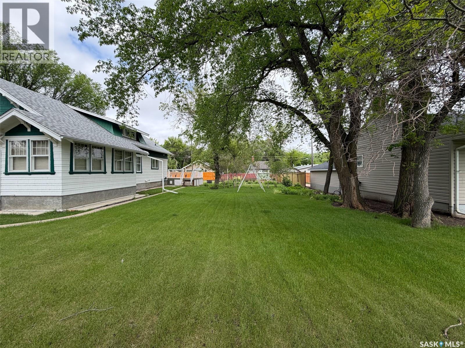 692 2nd Street E, Shaunavon, Saskatchewan  S0N 2M0 - Photo 40 - SK039852