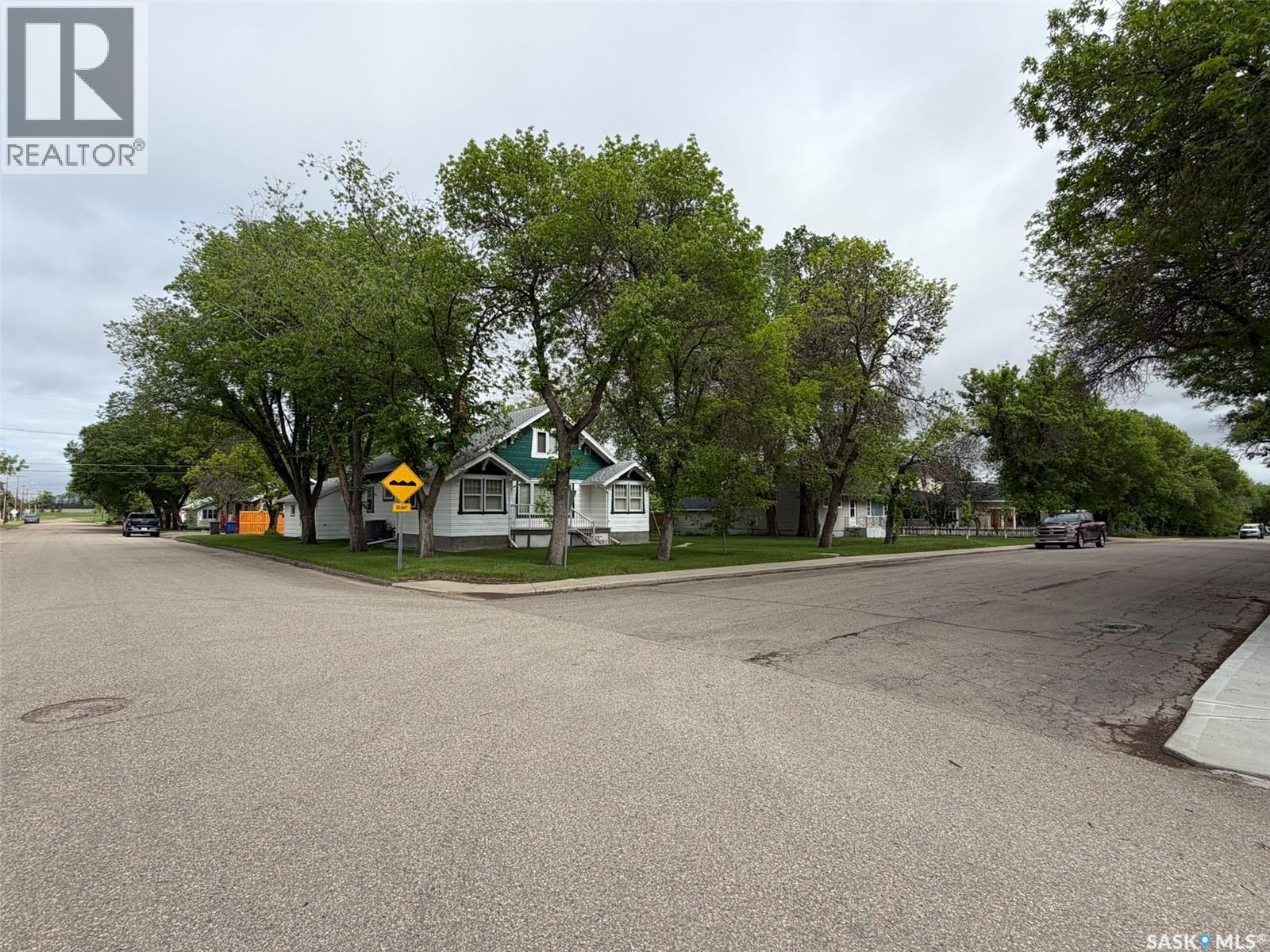 692 2nd Street E, Shaunavon, Saskatchewan  S0N 2M0 - Photo 51 - SK039852