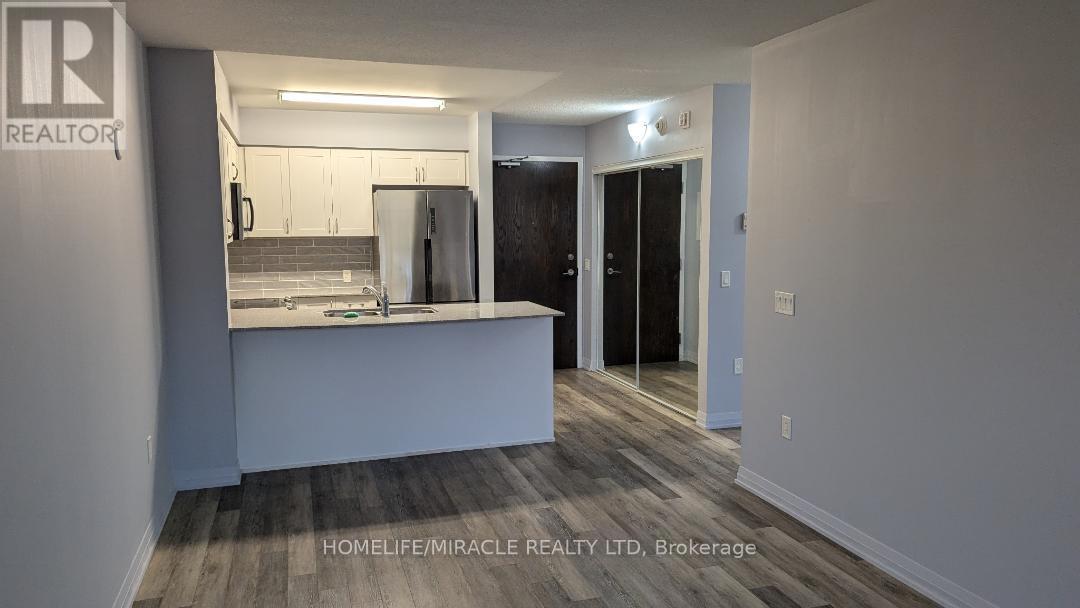 108 - 40 Via Rosedale Way, Brampton, Ontario  L6R 4W4 - Photo 5 - W13274558