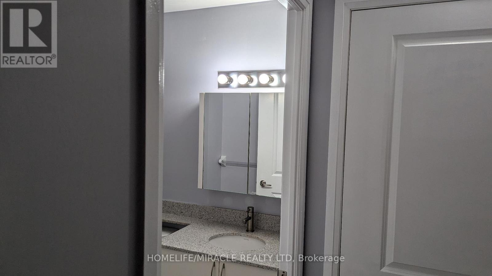 108 - 40 Via Rosedale Way, Brampton, Ontario  L6R 4W4 - Photo 9 - W13274558