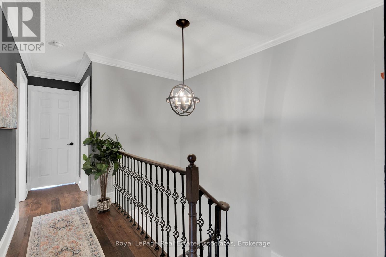 34 Standish Street, Halton Hills, Ontario  L7G 5V7 - Photo 13 - W13459888