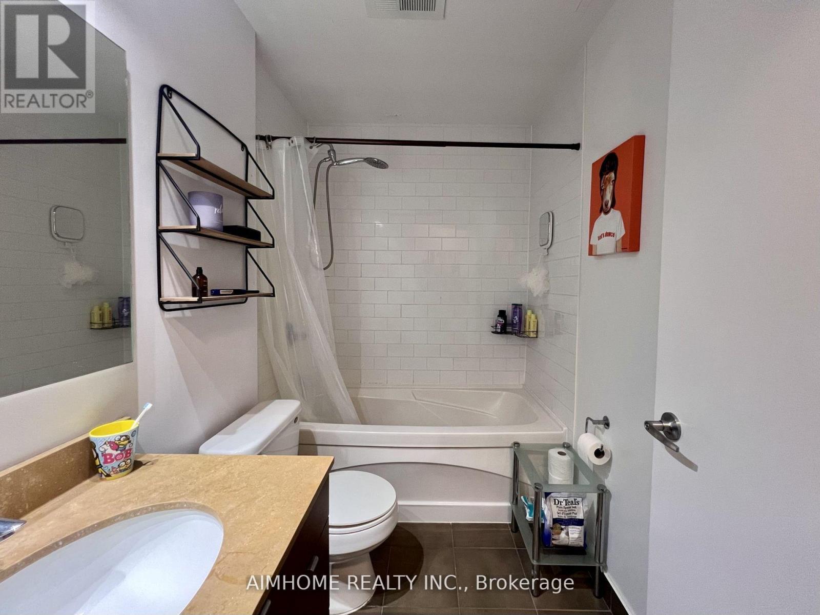 2505 - 33 Lombard Street, Toronto, Ontario  M5C 3H8 - Photo 7 - C13460480