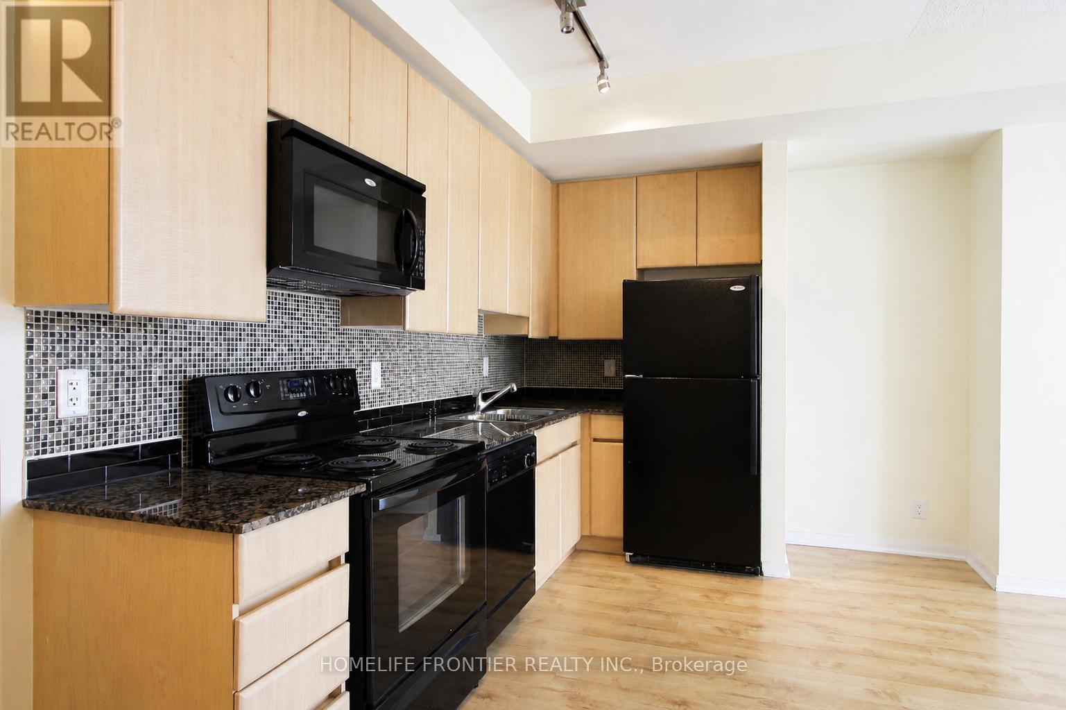 703 - 30 Canterbury Place, Toronto, Ontario  M2N 0B9 - Photo 2 - C13461086