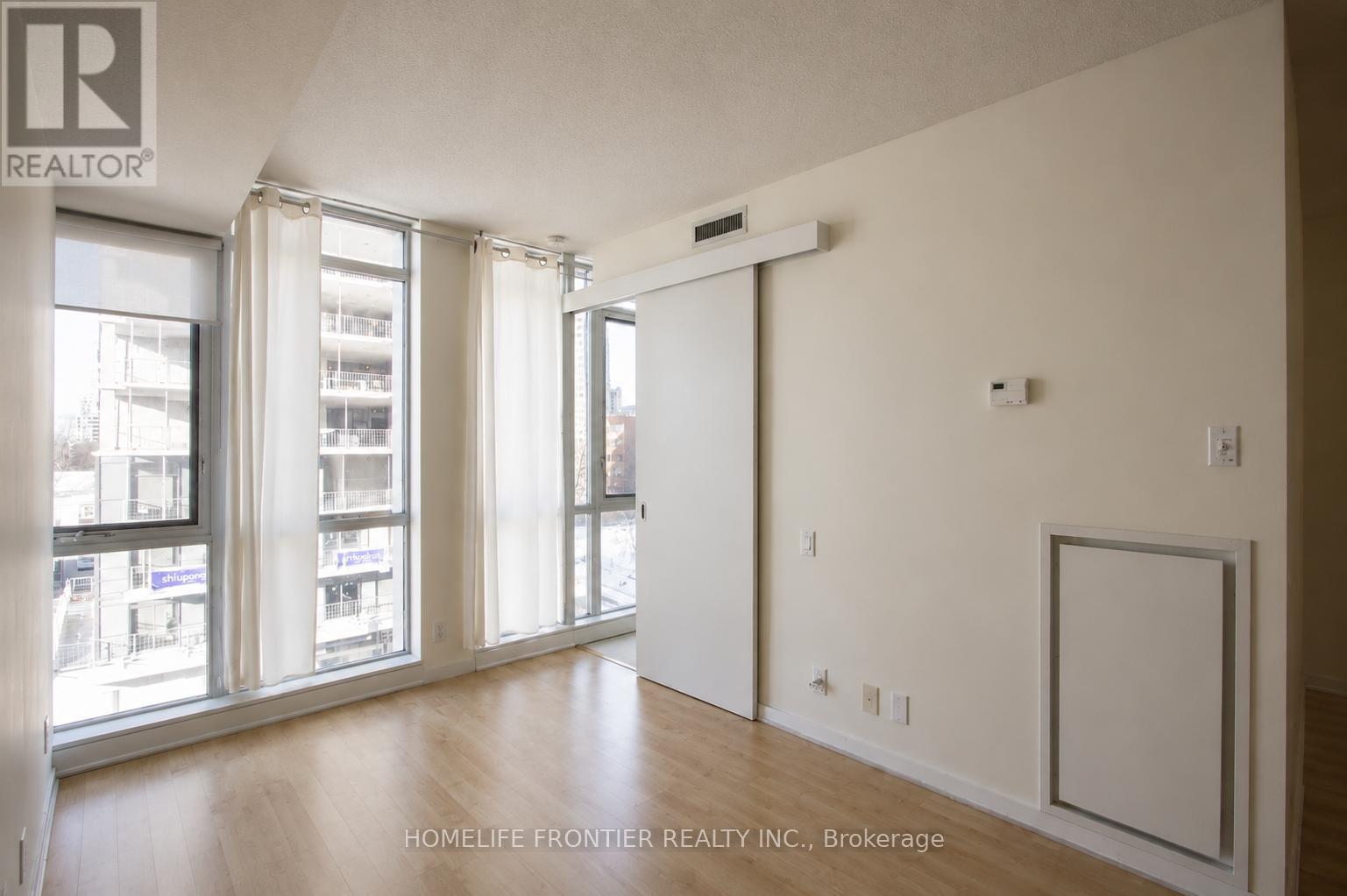 703 - 30 Canterbury Place, Toronto, Ontario  M2N 0B9 - Photo 5 - C13461086