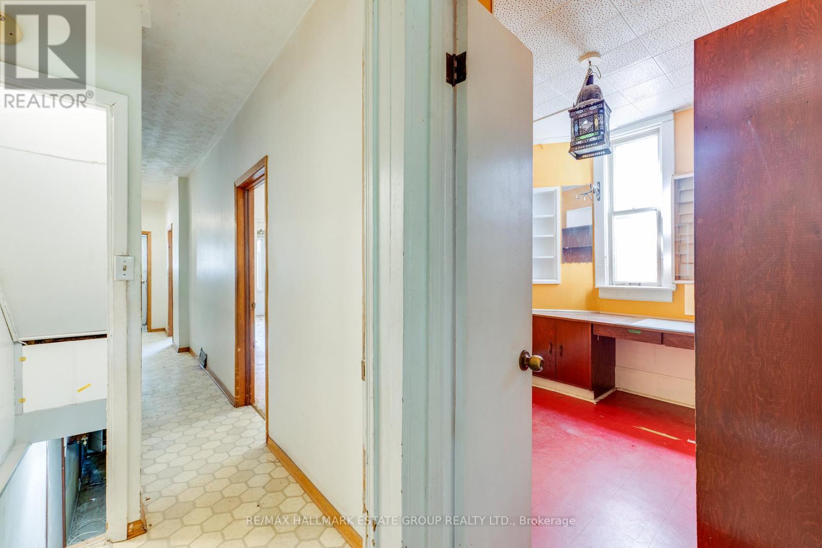 160 Coxwell Avenue, Toronto, Ontario  M4L 3B2 - Photo 12 - E13461146