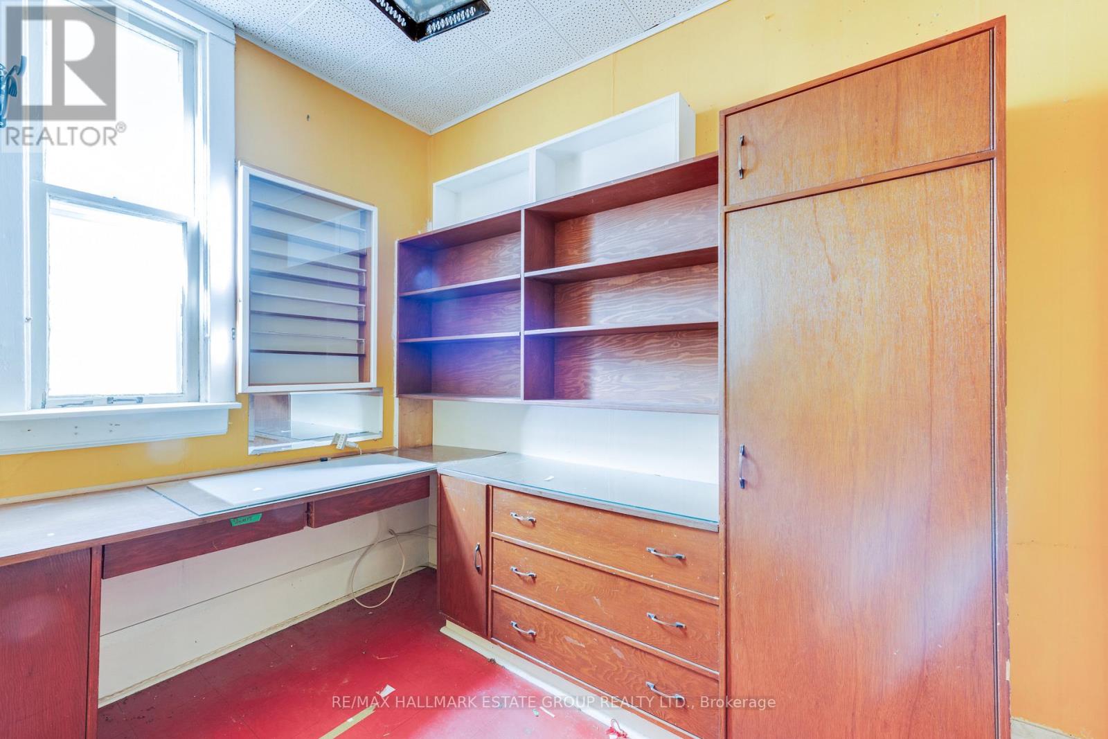 160 Coxwell Avenue, Toronto, Ontario  M4L 3B2 - Photo 14 - E13461146