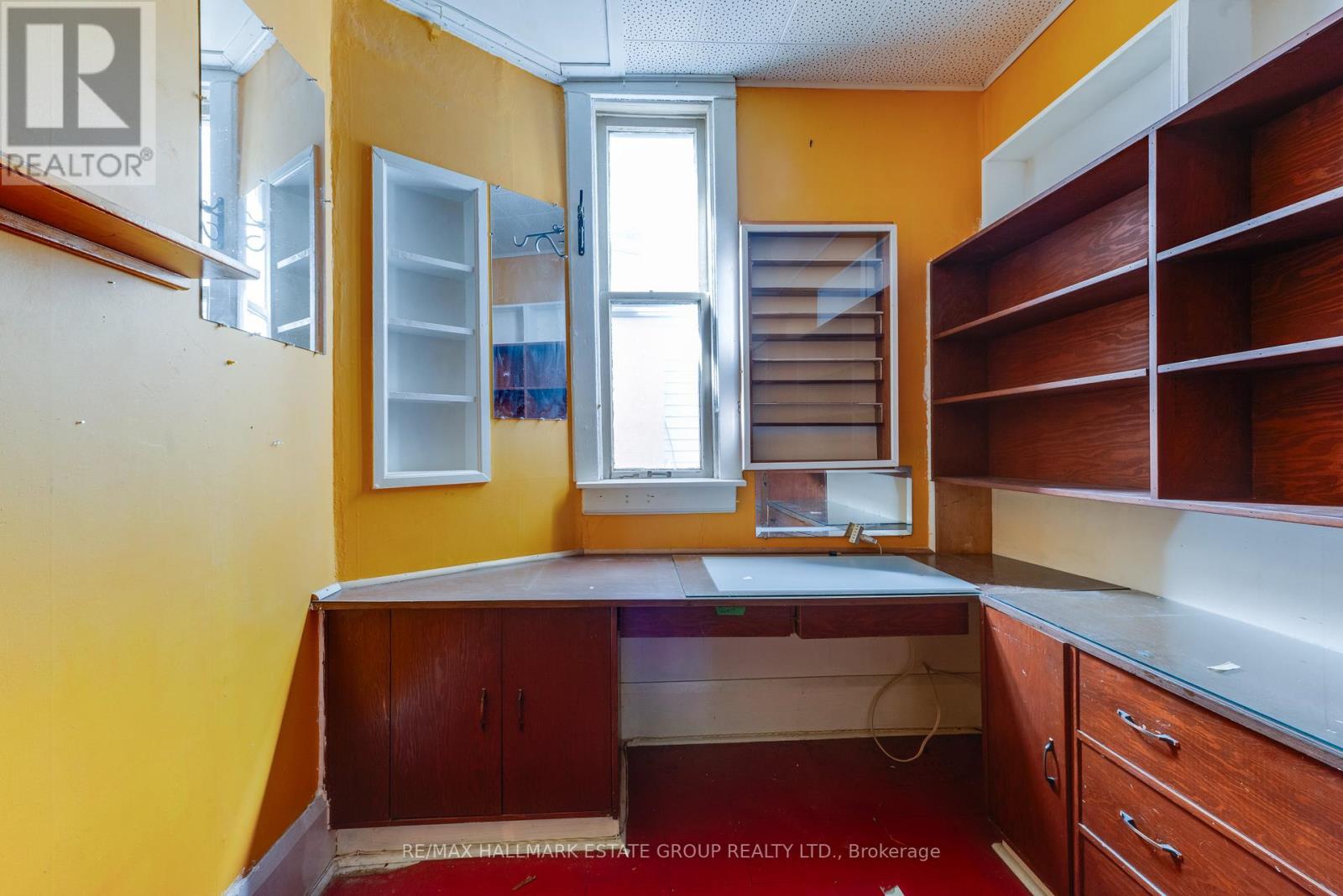 160 Coxwell Avenue, Toronto, Ontario  M4L 3B2 - Photo 15 - E13461146