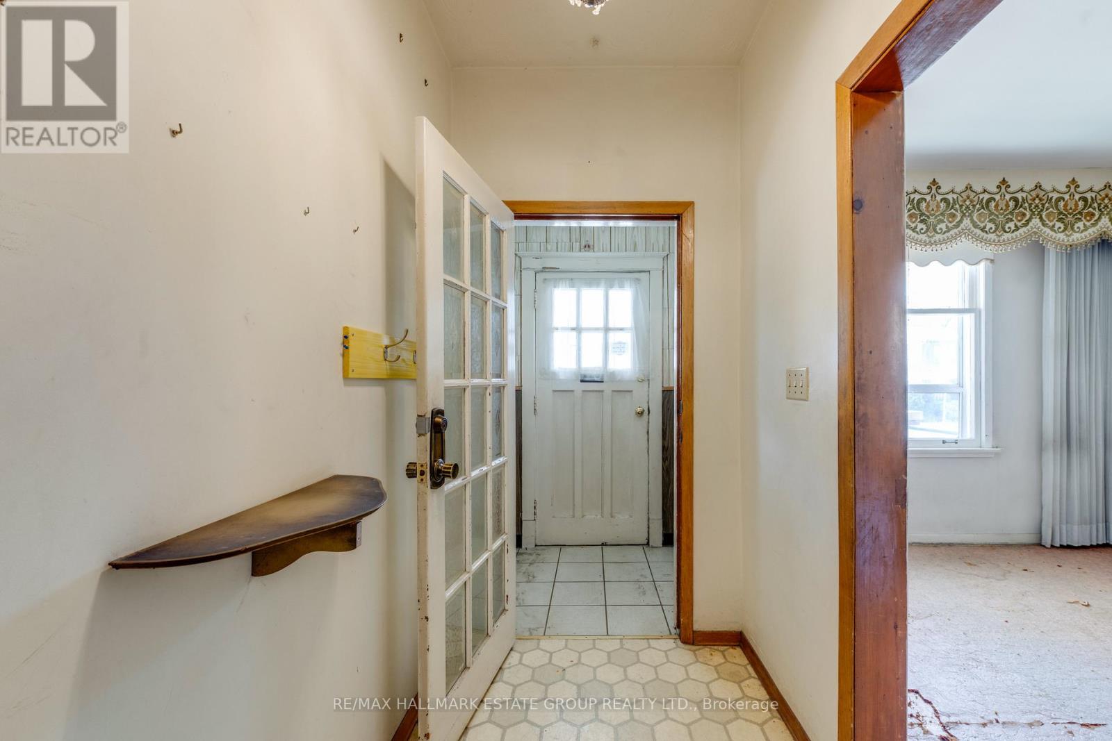160 Coxwell Avenue, Toronto, Ontario  M4L 3B2 - Photo 2 - E13461146