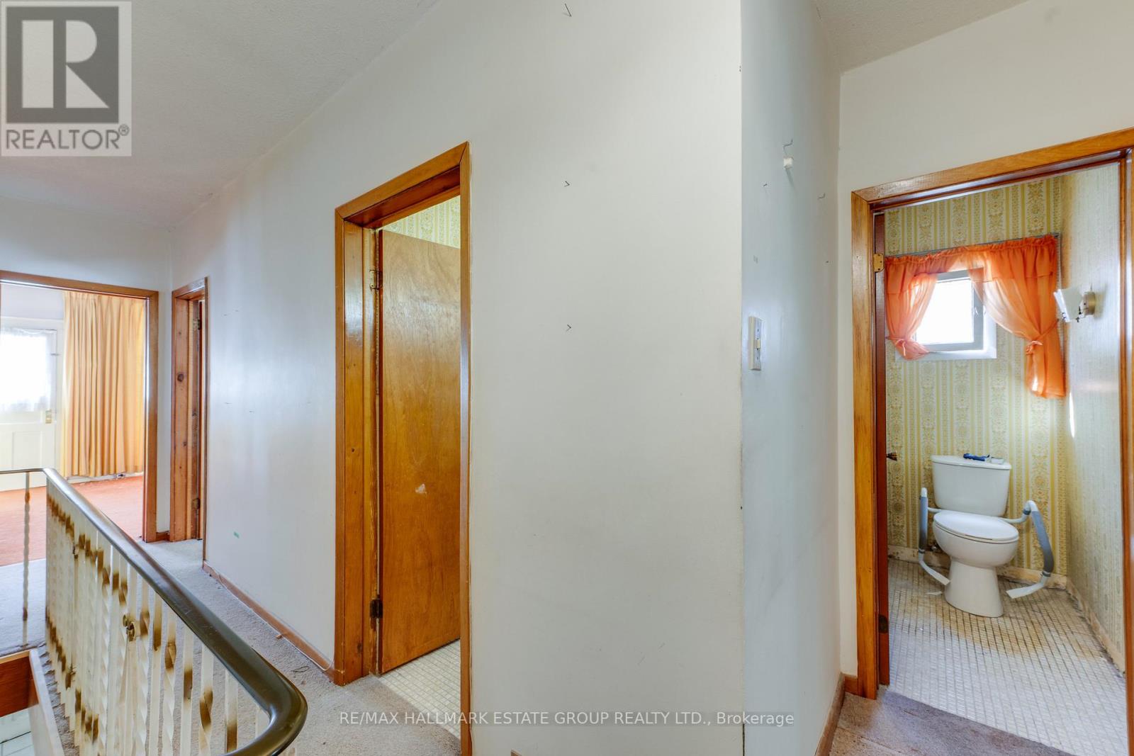 160 Coxwell Avenue, Toronto, Ontario  M4L 3B2 - Photo 21 - E13461146