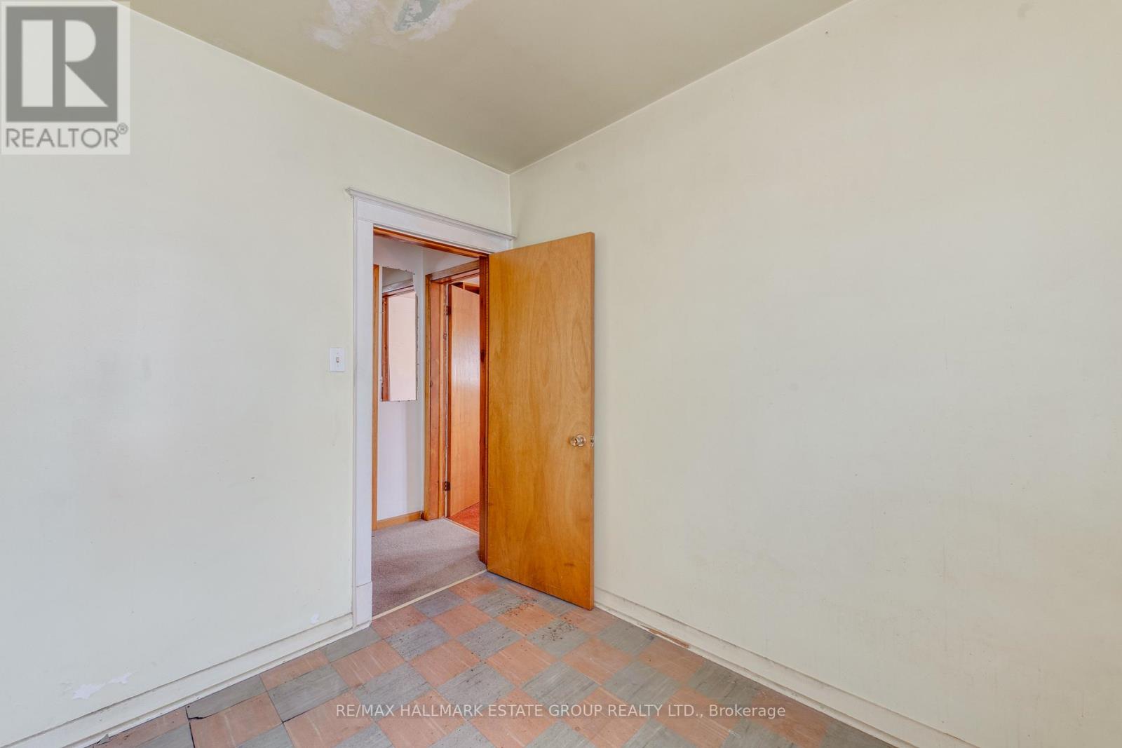 160 Coxwell Avenue, Toronto, Ontario  M4L 3B2 - Photo 37 - E13461146