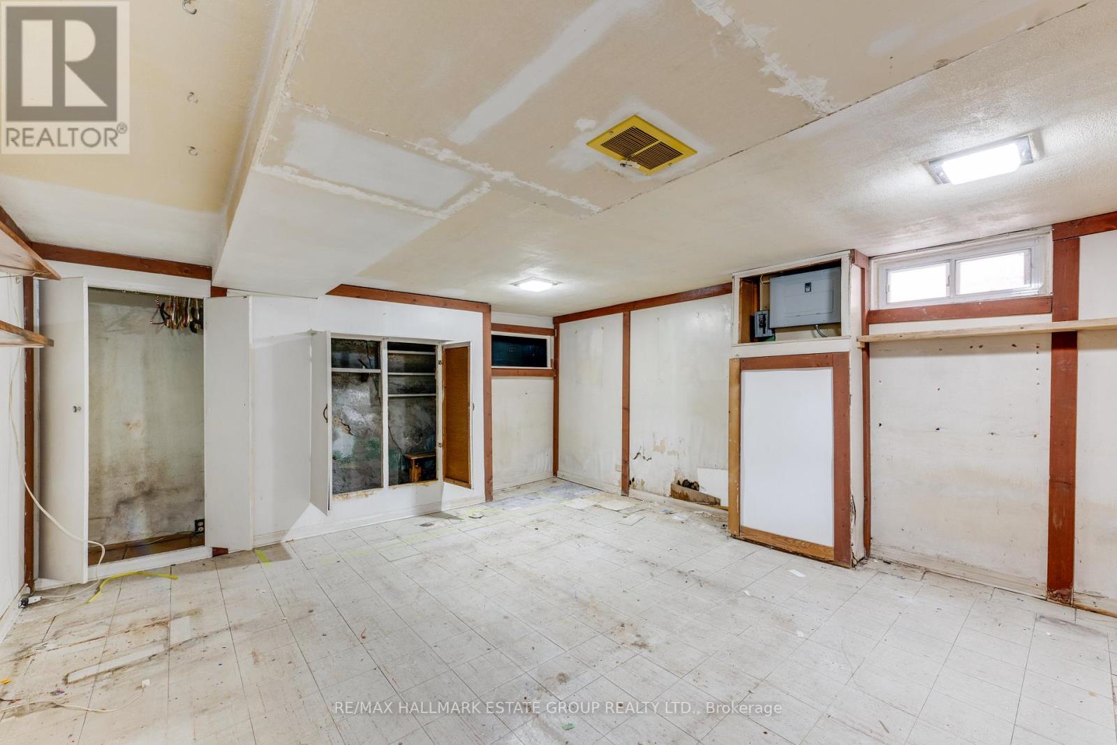 160 Coxwell Avenue, Toronto, Ontario  M4L 3B2 - Photo 38 - E13461146