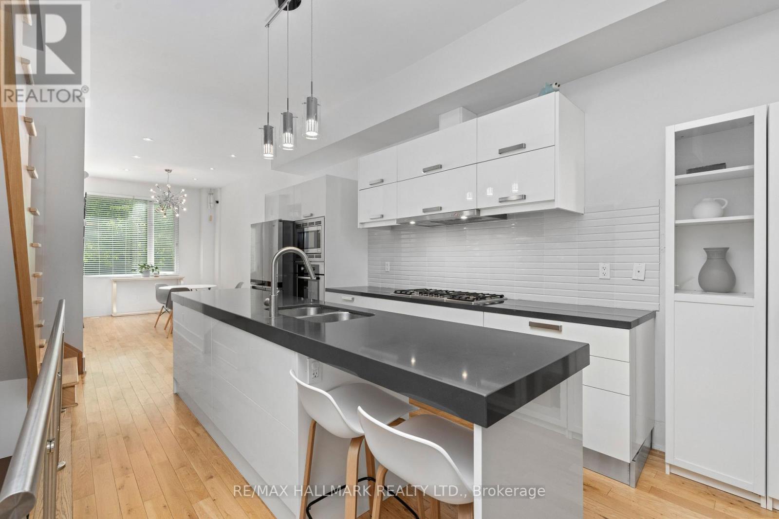 68 Boulton Avenue, Toronto, Ontario  M4M 2J5 - Photo 3 - E13461236