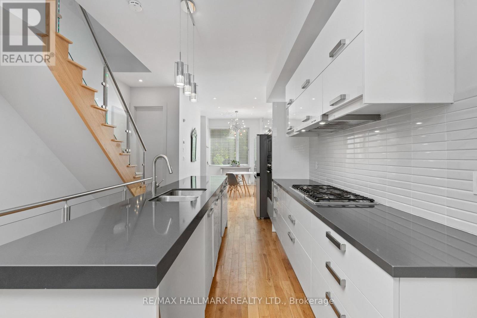 68 Boulton Avenue, Toronto, Ontario  M4M 2J5 - Photo 4 - E13461236