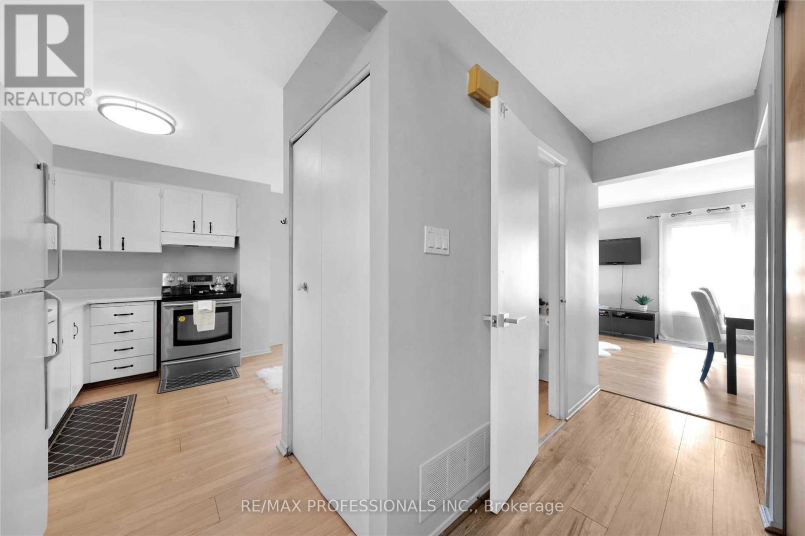 47 Wishford Drive, Toronto, Ontario  M1B 2T2 - Photo 10 - E13461358