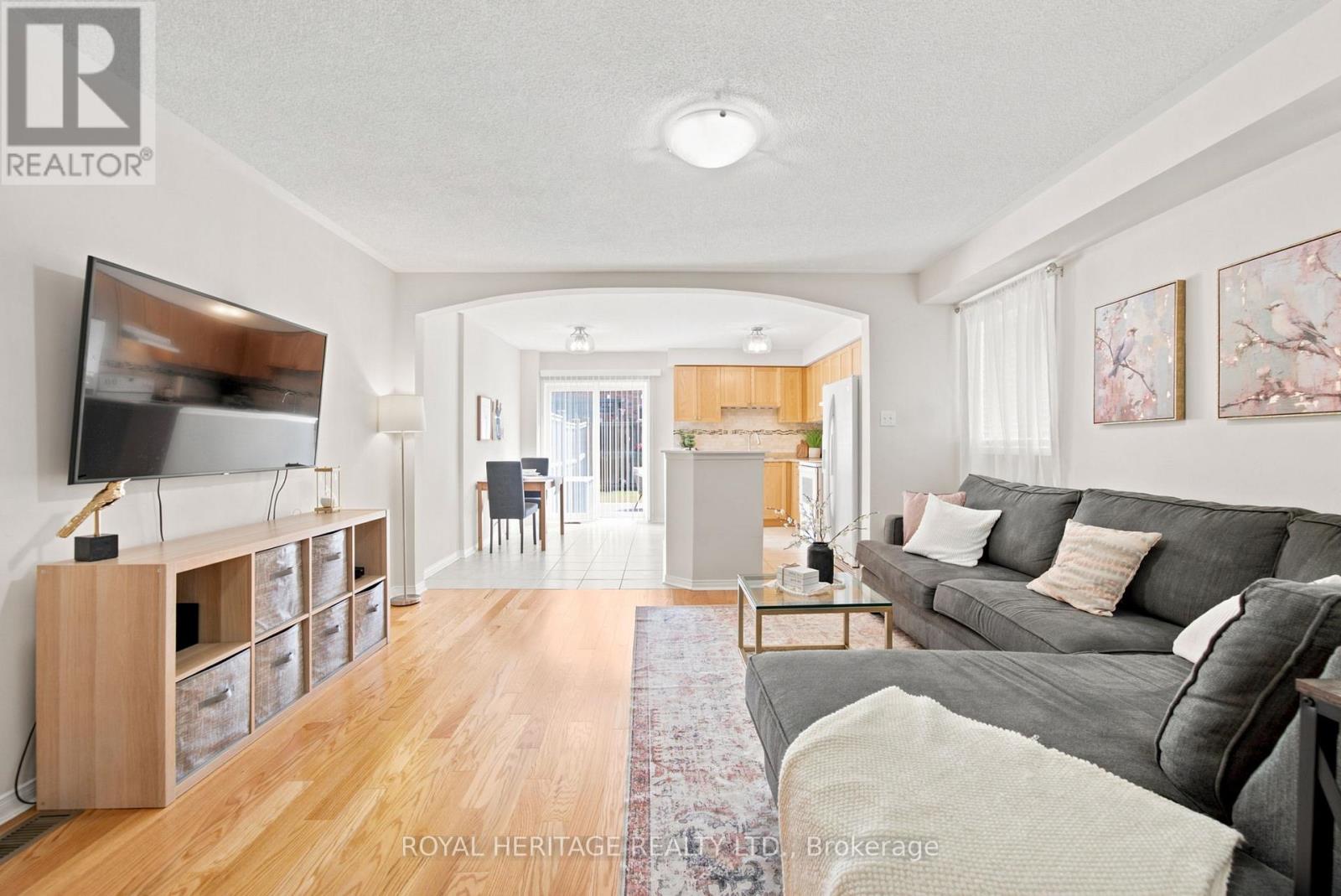 39 Neill Avenue, Whitby, Ontario  L1R 3N4 - Photo 2 - E13461386