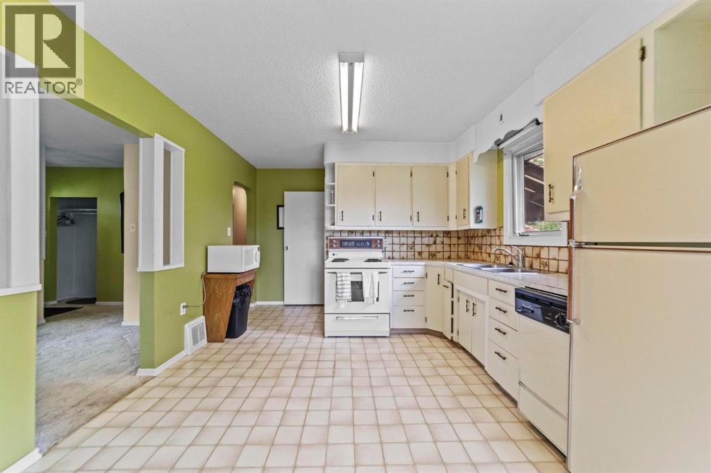 4709 46 Street, Camrose, Alberta  T4V 1G5 - Photo 8 - A2322194