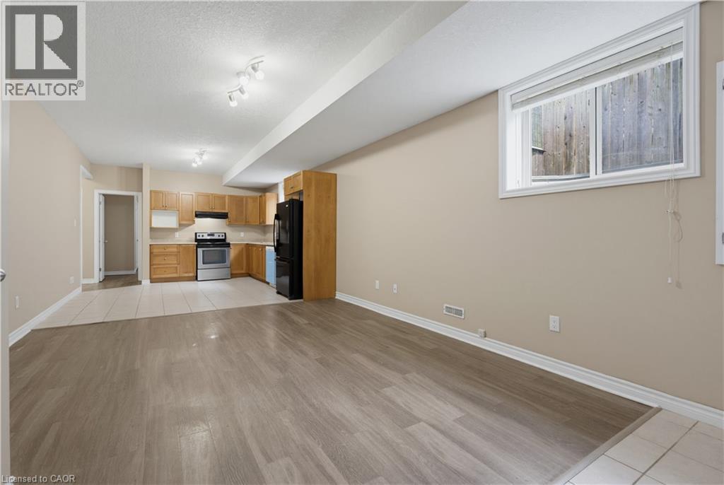 20 BRITANNIA Avenue Unit# B - Photo 4