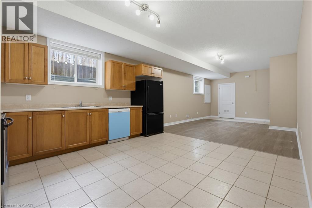 20 BRITANNIA Avenue Unit# B - Photo 6