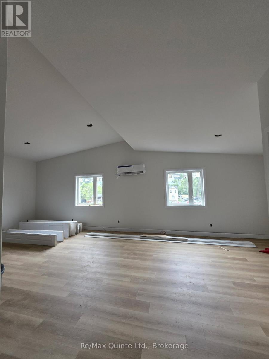 D - 5 Sienna Avenue, Belleville, Ontario  K8P 4G5 - Photo 5 - X13461632