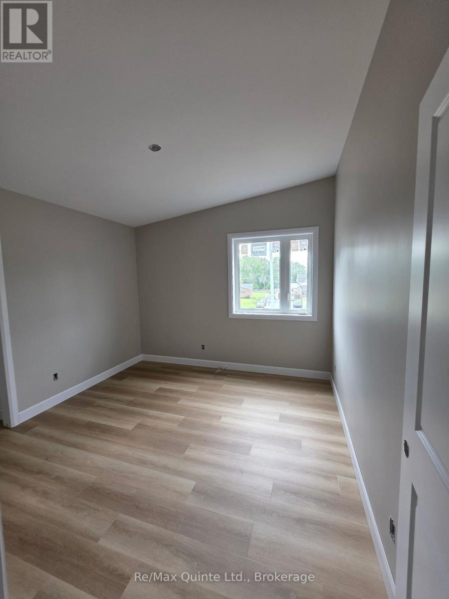 D - 5 Sienna Avenue, Belleville, Ontario  K8P 4G5 - Photo 7 - X13461632