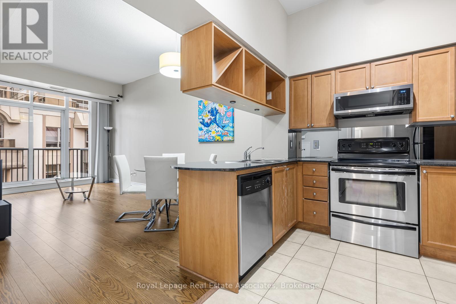 319 - 330 Princess Royal Drive, Mississauga, Ontario  L5B 4P7 - Photo 6 - W12982960