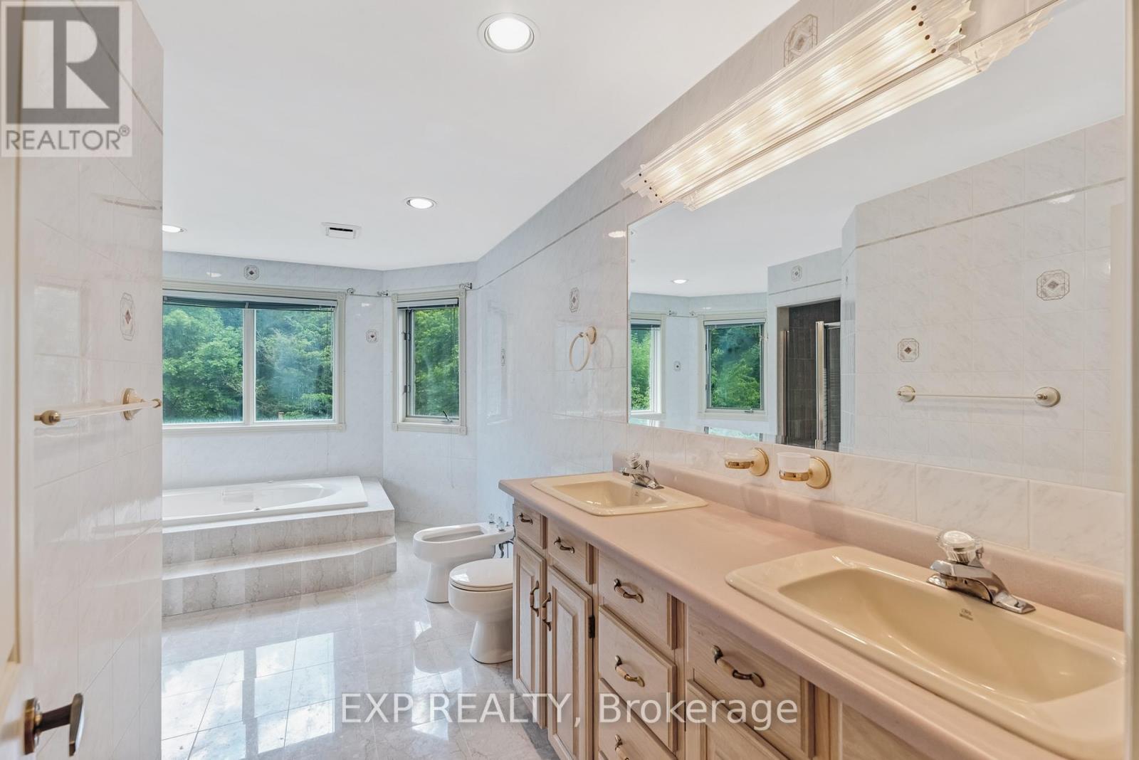 99 Birch Avenue, Richmond Hill, Ontario  L4C 6C5 - Photo 17 - N13461416