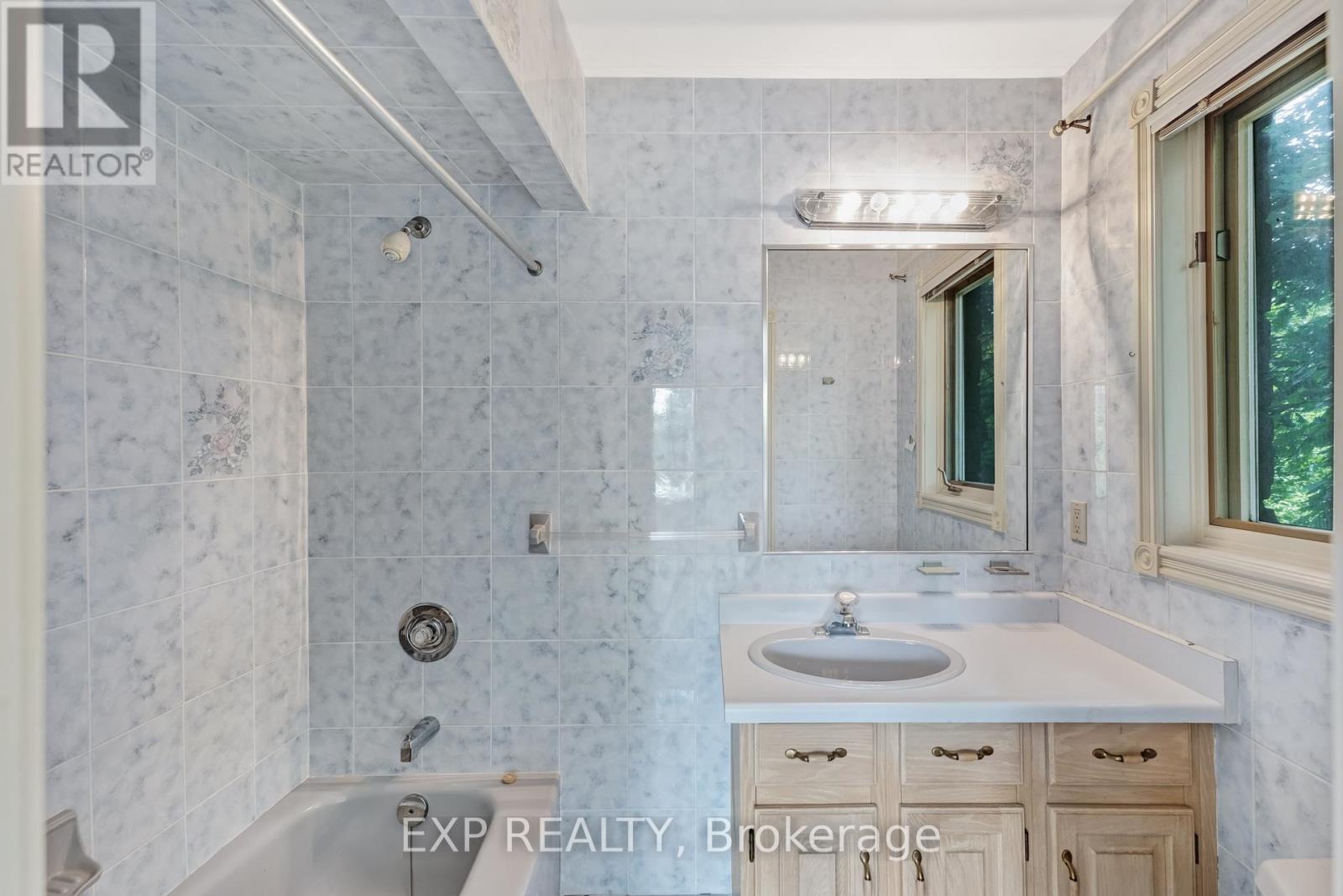 99 Birch Avenue, Richmond Hill, Ontario  L4C 6C5 - Photo 26 - N13461416