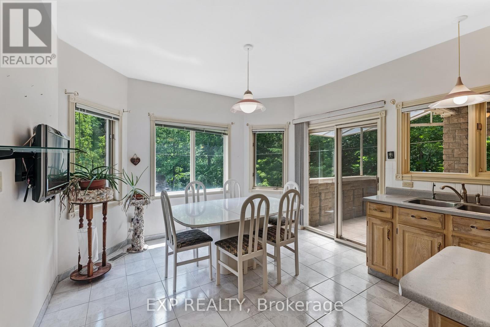 99 Birch Avenue, Richmond Hill, Ontario  L4C 6C5 - Photo 8 - N13461416
