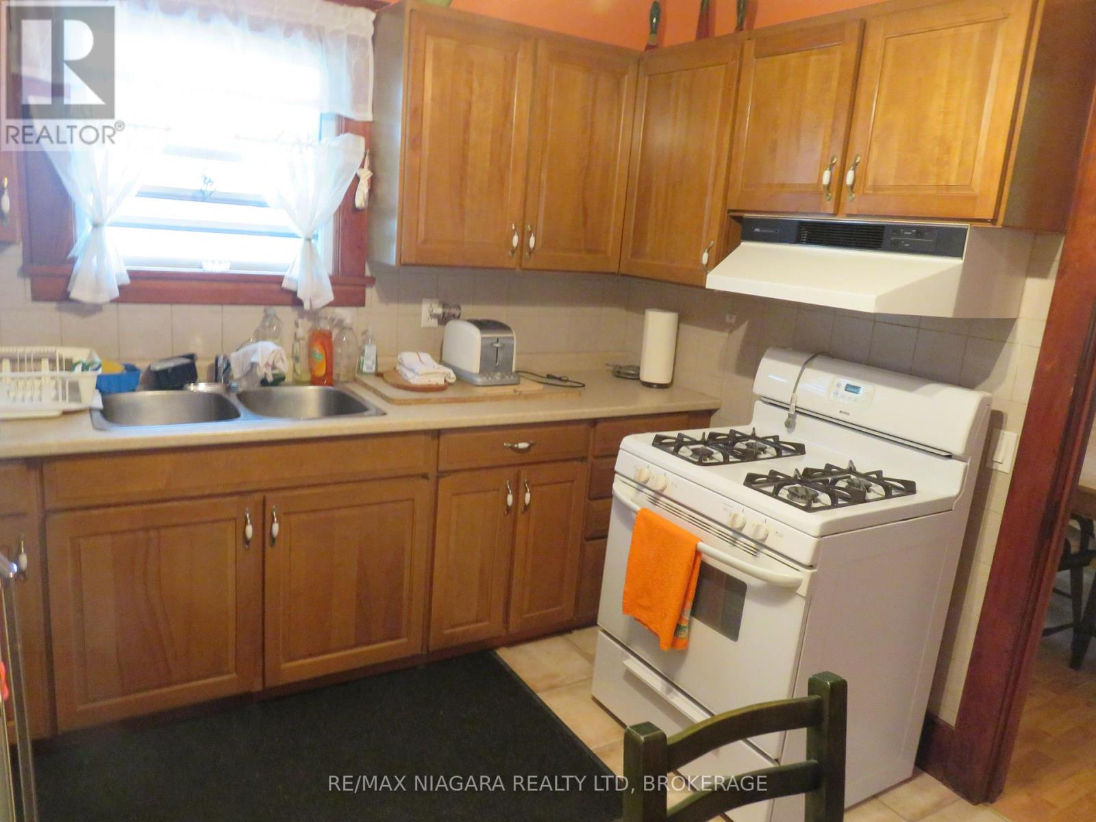3835 Roxborough Avenue, Fort Erie, Ontario  L0S 1B0 - Photo 10 - X13461508
