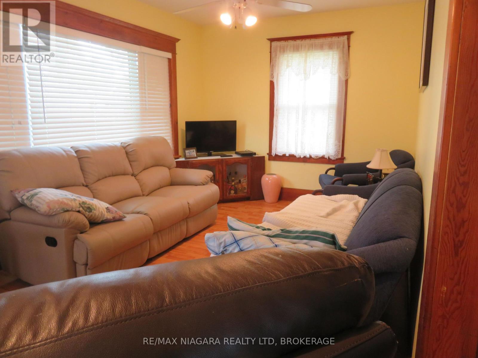 3835 Roxborough Avenue, Fort Erie, Ontario  L0S 1B0 - Photo 5 - X13461508