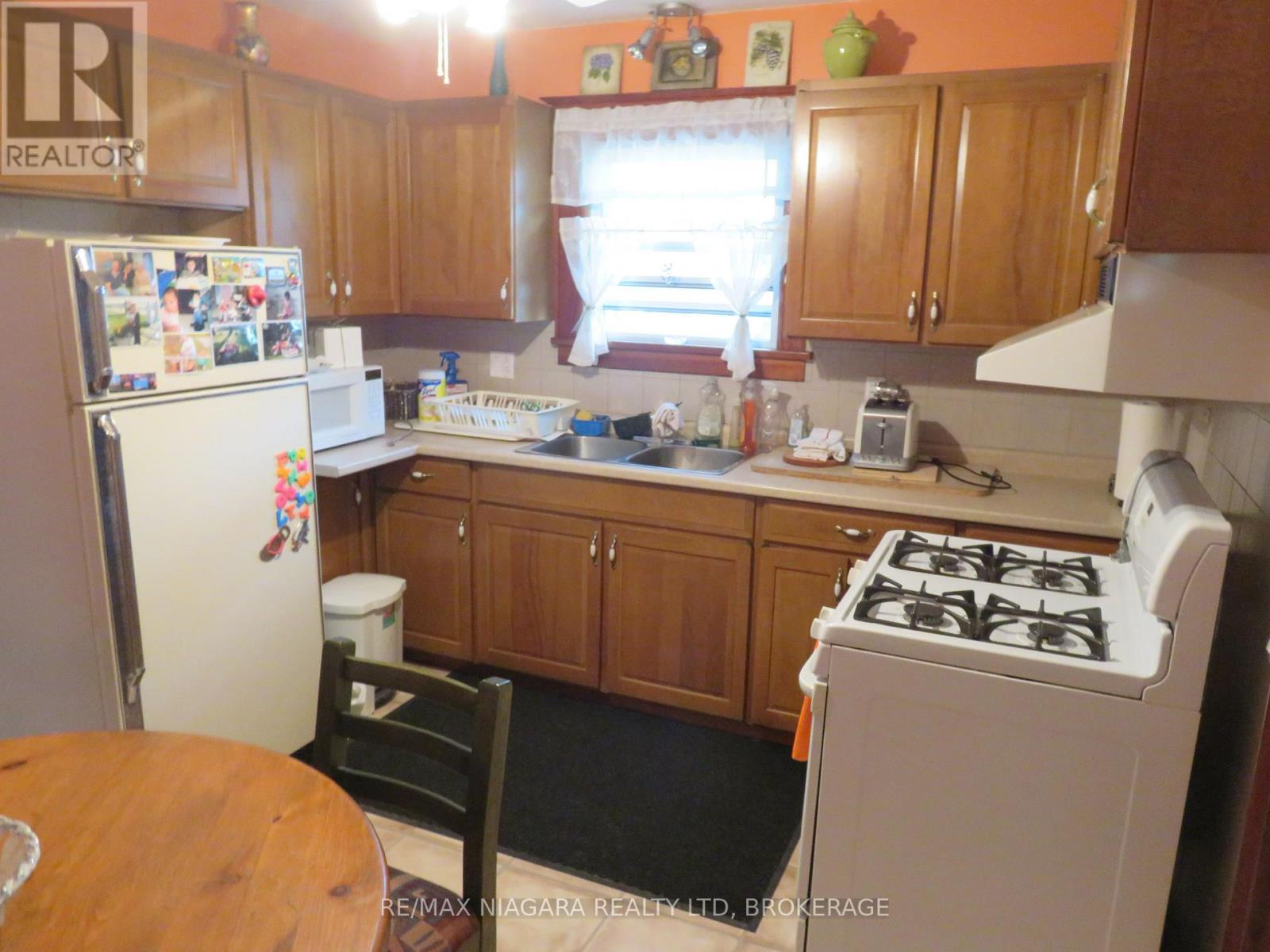 3835 Roxborough Avenue, Fort Erie, Ontario  L0S 1B0 - Photo 9 - X13461508