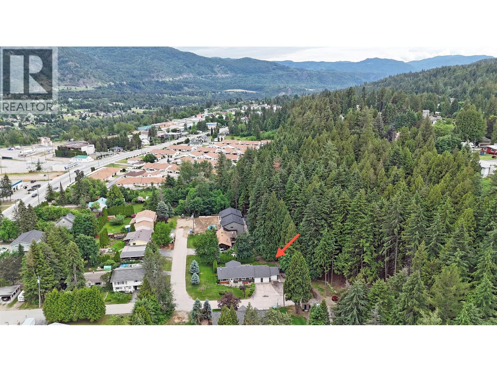 800 21st Street, Castlegar, British Columbia  V1N 2N3 - Photo 6 - 10391880