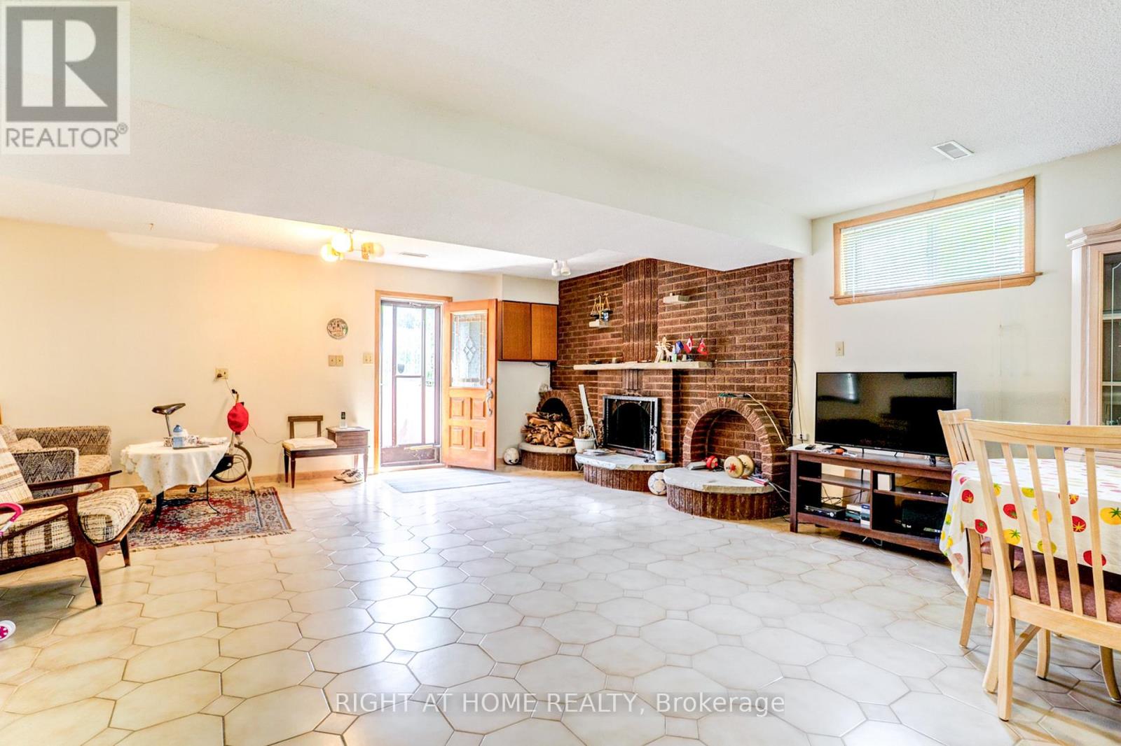 149 Jeanne Drive W, Vaughan, Ontario  L4L 1X8 - Photo 23 - N13423712