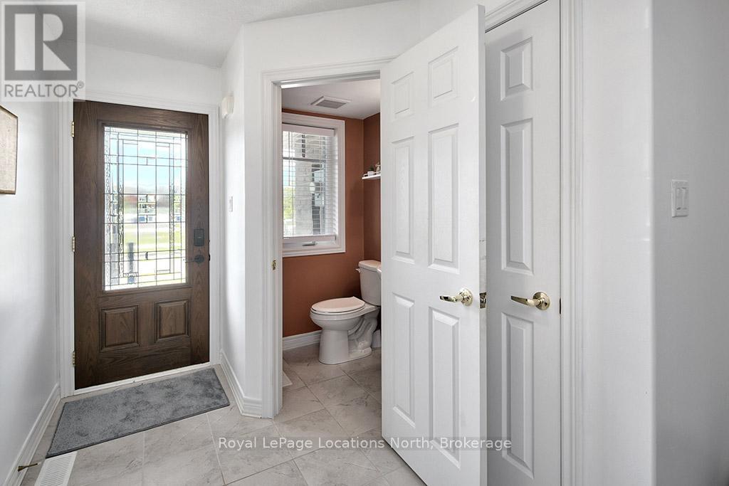38 Plewes Drive, Collingwood, Ontario  L9Y 3B7 - Photo 4 - S13461584