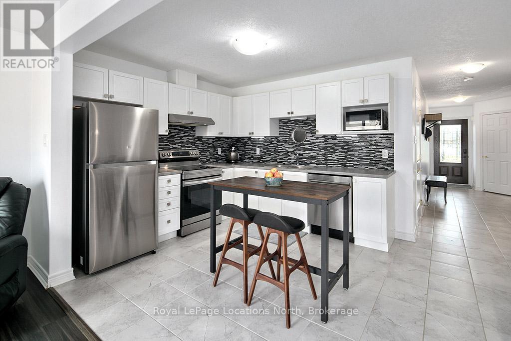 38 Plewes Drive, Collingwood, Ontario  L9Y 3B7 - Photo 7 - S13461584