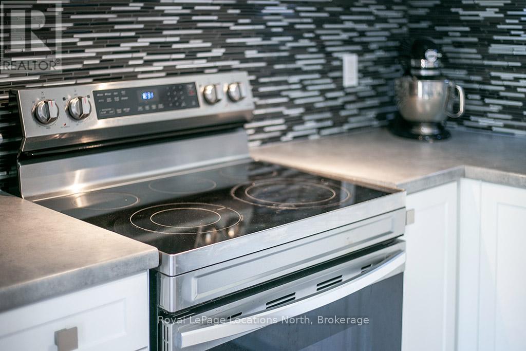 38 Plewes Drive, Collingwood, Ontario  L9Y 3B7 - Photo 8 - S13461584