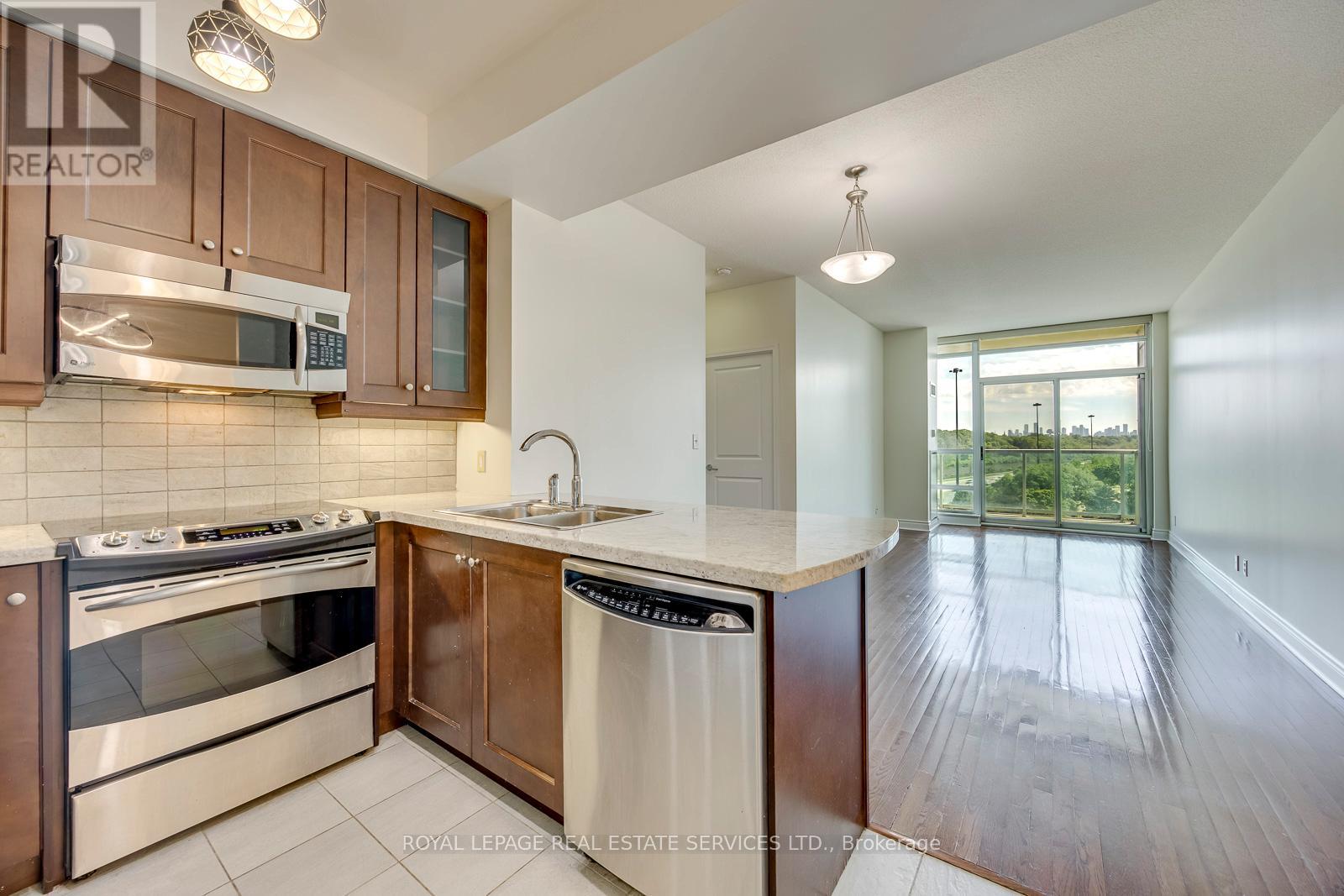 701 - 1900 Lake Shore Boulevard W, Toronto, Ontario  M6S 1A4 - Photo 14 - W13461012